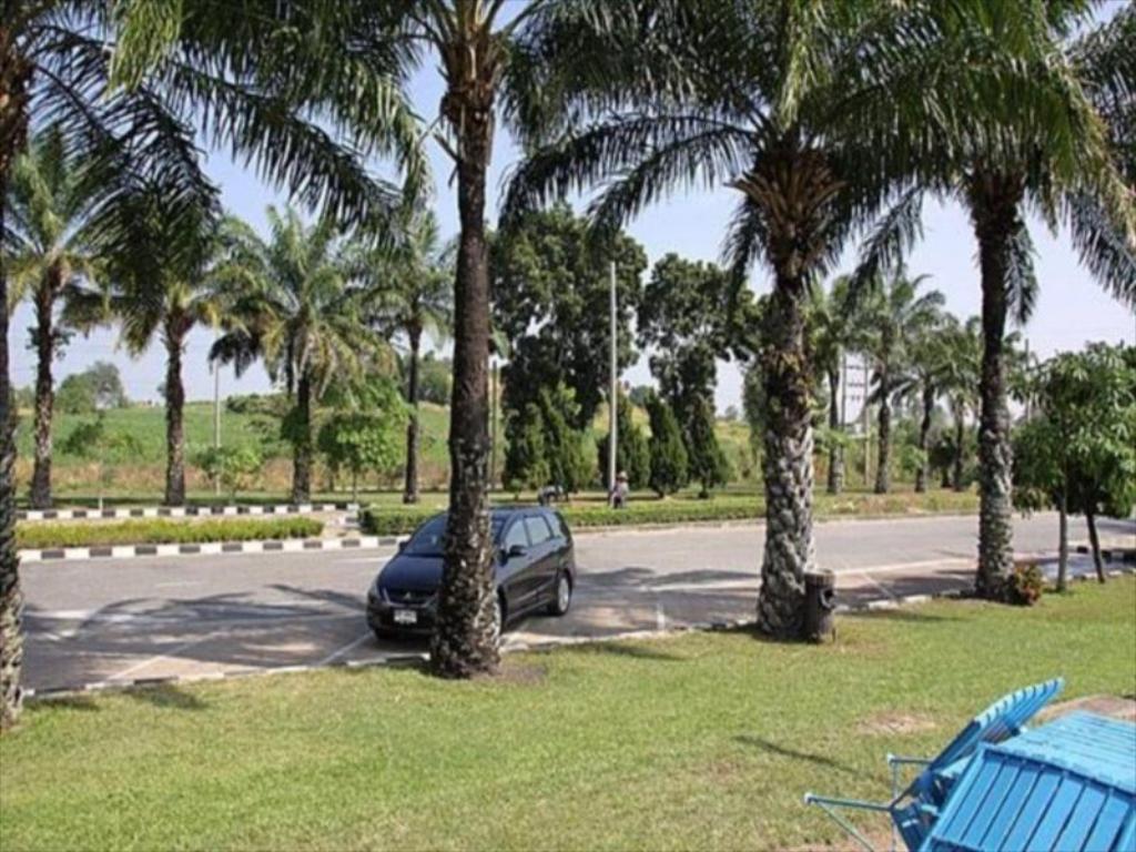 Pattaya Country Club & Resort Ban Pong  Extérieur photo